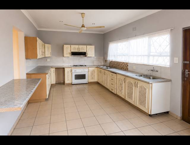 3 BEDROOM HOUSE FOR SALE IN SONLAND PARK